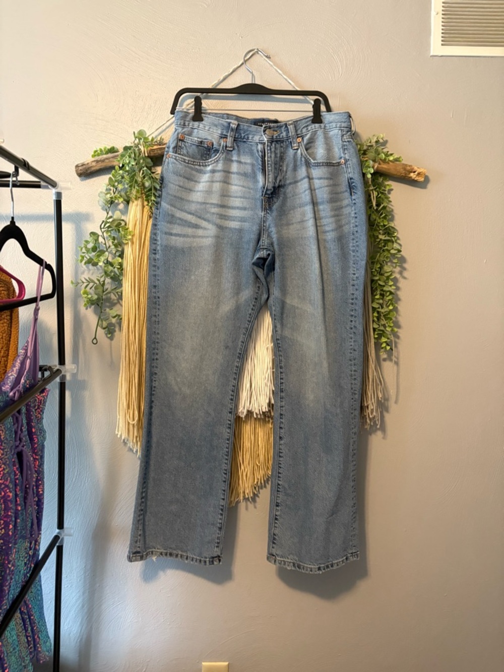 Aeropostale Boyfriend Flare Jeans in Light Wash